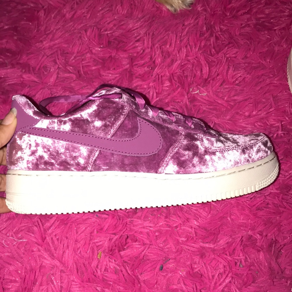 Shoes - Picture 3 of 6
